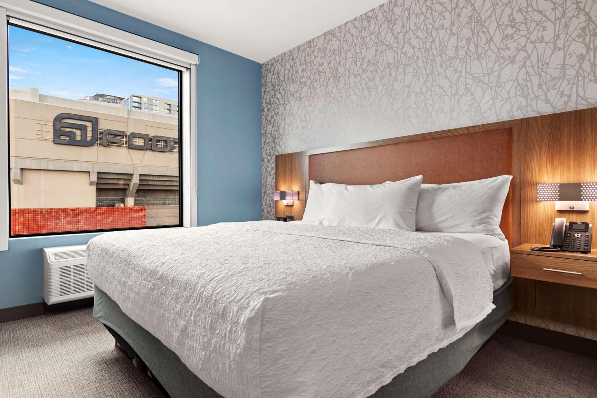 Home2 Suites By Hilton Phoenix Downtown Екстер'єр фото