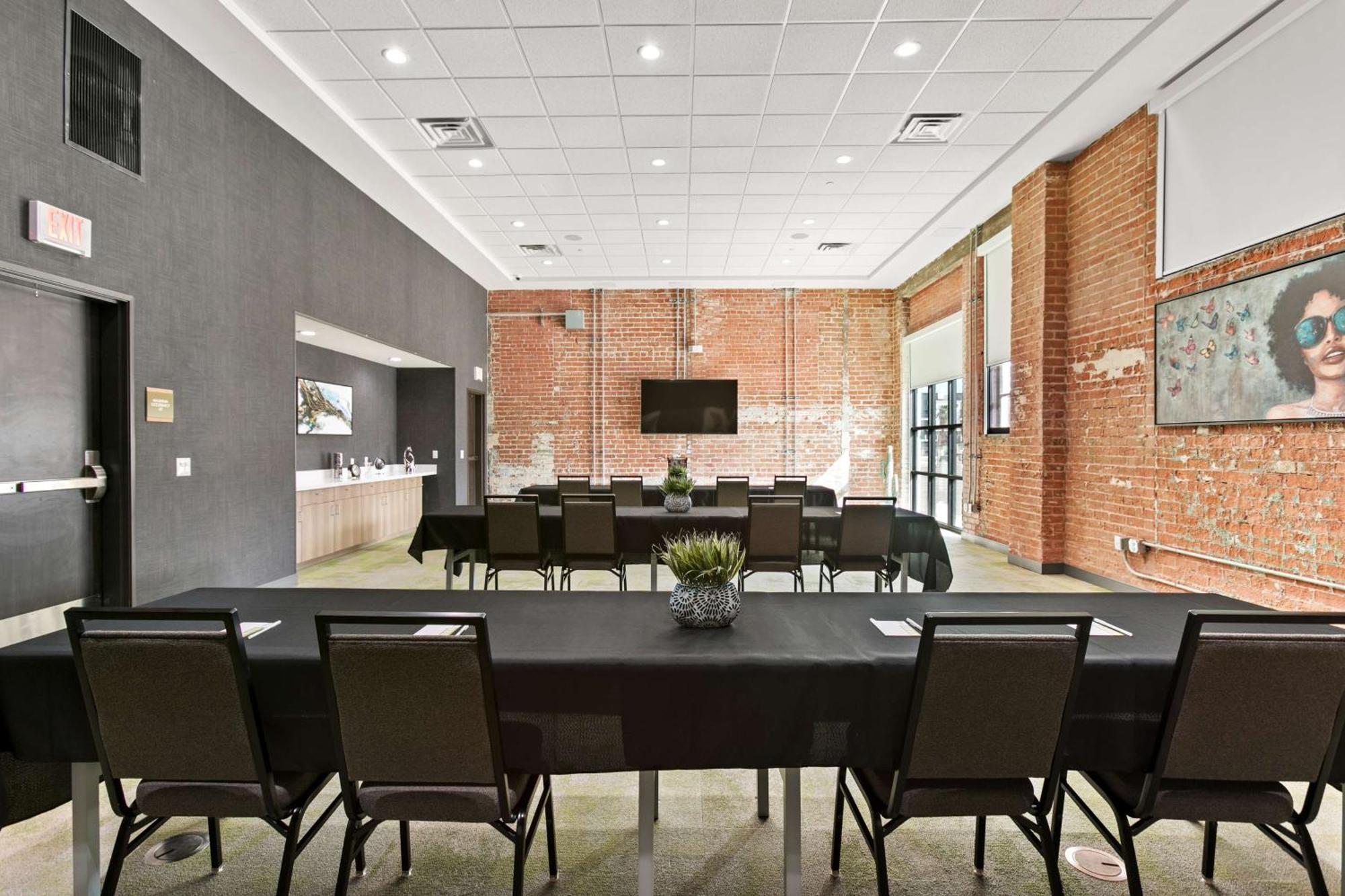 Home2 Suites By Hilton Phoenix Downtown Екстер'єр фото